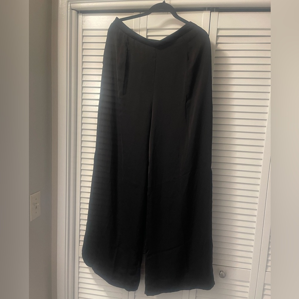 Flowy satin pants XL fits like Large